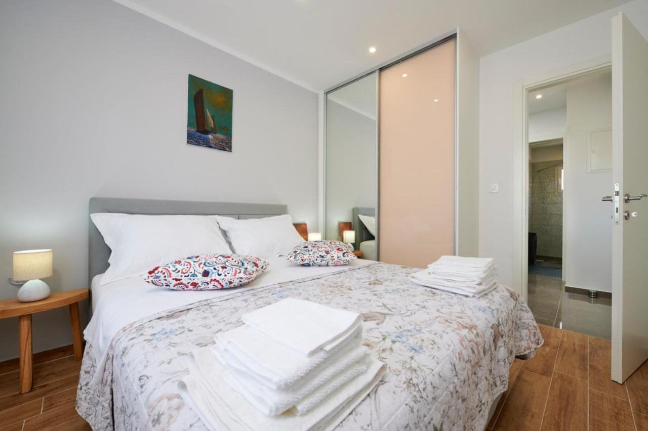 Apartments Marija โตรกีร์ ภายนอก รูปภาพ