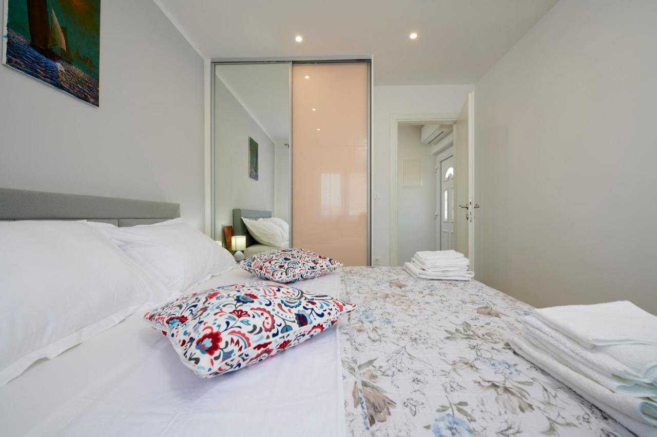 Apartments Marija โตรกีร์ ภายนอก รูปภาพ