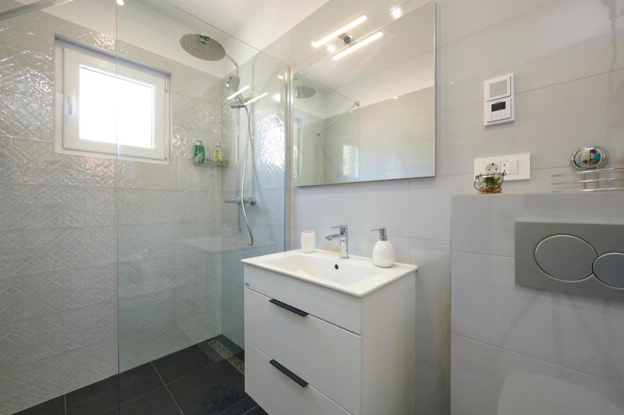Apartments Marija โตรกีร์ ภายนอก รูปภาพ